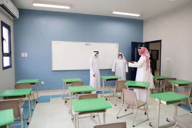 مدير تعليم جازان يقف على النماذج المدرسية الجديدة ويتفقد أعمال الصيانة بمدارس أبوعريش