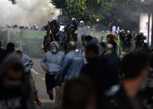Total of 36 People Injured in Renewed Riots in Belgrade Over Curfew - Health Authorities