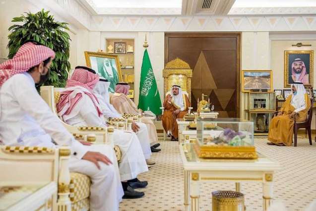 سمو الأمير فيصل بن مشعل يستعرض مع أمين منطقة القصيم جهود الأمانة في مواجهة كورونا