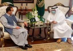 رئیس وزراء حکومة اقلیم بنجاب عثمان بزدار یستقبل السفیر السعودي لدي باکستان