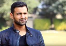 Shoaib Malik asks fans to guess where he is going