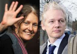 Assange's Mother Compares Her Son's Extradition Case to Biblical David Vs Goliath Fight