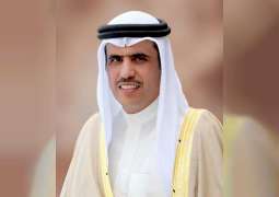 وزير الإعلام البحريني يشيد باتفاقية التعاون التي وقعتها جمعيتا الصحفيين في الإمارات والبحرين