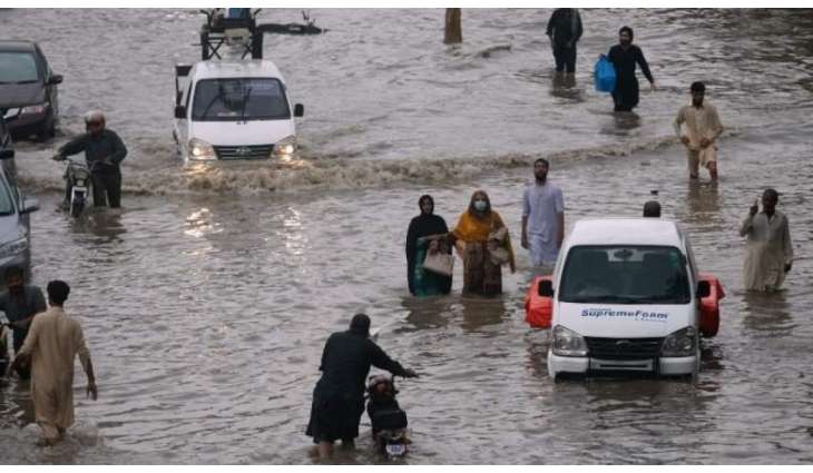 Heavy rain brings Karachi again into trouble