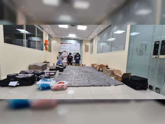 شرطة أبوظبي تحبط ترويج نحو 1.2 مليون حبة مخدرة