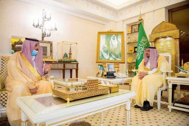 سمو الأمير فيصل بن مشعل يلتقي رئيس جامعة القصيم