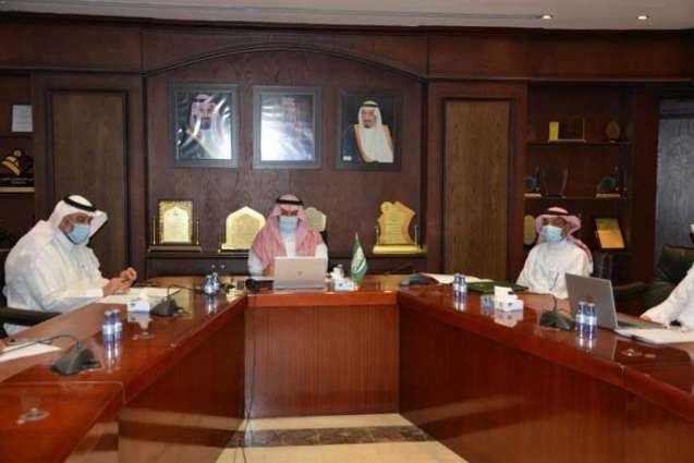 مدير تعليم الرياض يرأس اجتماع اللجنة التوجيهية للإشراف على خطة العودة لمدارس الرياض