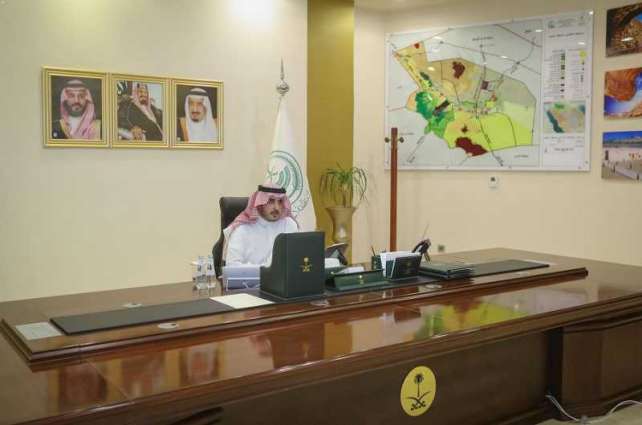 سمو أمير منطقة الجوف يستعرض مع القيادات التعليمية استعدادات العام الدراسي الجديد