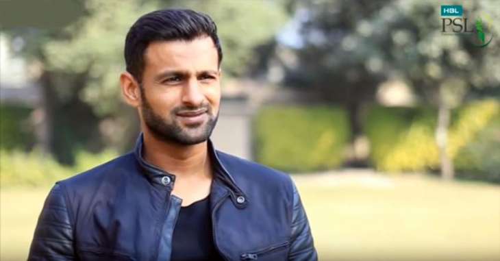 Shoaib Malik asks fans to guess where he is going