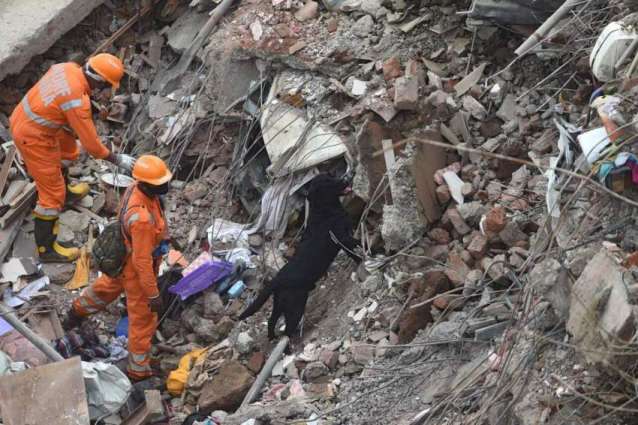 One Dead, 25 People Trapped Under Collapsed Building in Western India - Reports