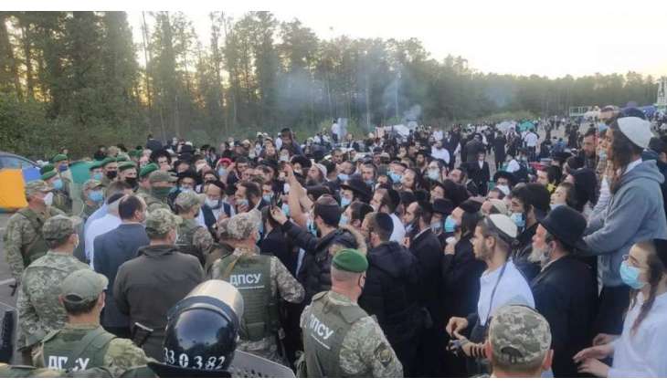 Israeli Minister Calls on Jewish Pilgrims Stranded at Ukrainian Border to Return Home