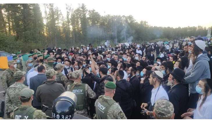 Group of 570 Hasidic Pilgrims Leaving Belarus-Ukraine Border - Gomel Border Service