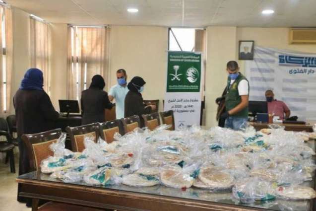 مركز الملك سلمان للإغاثة يواصل توزيع 6 آلاف ربطة خبز يوميًا على الأسر المتعففة شمال لبنان