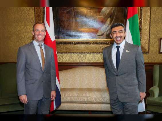عبدالله بن زايد يلتقي وزير خارجية بريطانيا