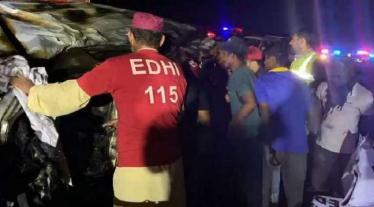 مقتل 13 شخصا اثر حادثة المرور في مدینة حیدرآباد باقلیم السندہ