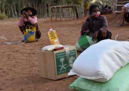 مركز الملك سلمان للإغاثة يوزع الدفعة الخامسة من السلال الغذائية للمتضررين من السيول في جمهورية مدغشقر