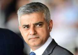 London Mayor Khan Urges UK Government to Scrap Pub, Bar Curfew to Help Businesses