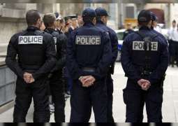 الشرطة الفرنسية تعتقل منفذ عملية طعن أمام كنيسة في مدينة نيس