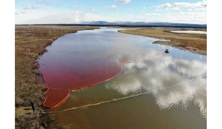 Rescuers Begin Clean-Up in Russia's Tomsk Region After Oil Spill - Emergencies Ministry