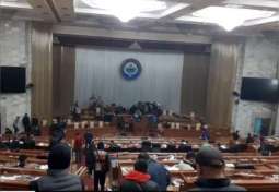 Jeenbekov, Kyrgyz Parliament Speaker Discussed Impeachment, Stabilization - Spokeswoman