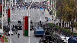 Belarusian Opposition Marching Along Minsk's Central Avenue