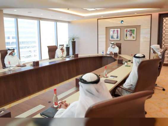 مكتوم بن محمد يترأس الاجتماع الأول للجنة العليا لتطوير القطاع الحكومي في دبي