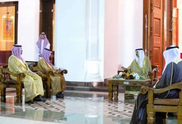 ملك البحرين يستقبل سمو وزير الخارجية