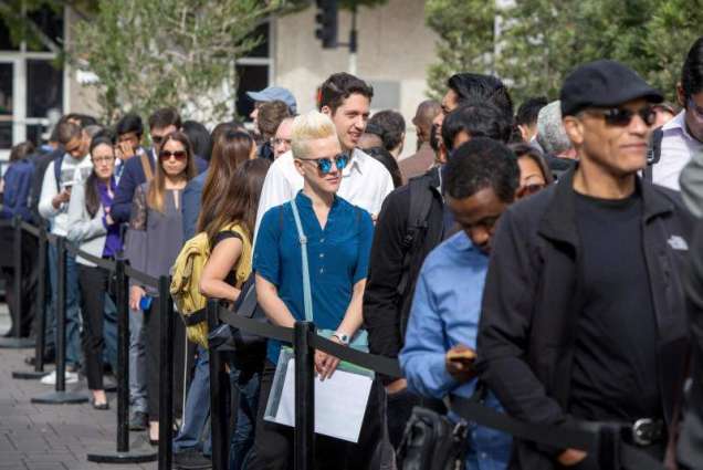 US Weekly Jobless Claims Fall to 787,000 for Week to Oct 17 - Labor Dept.