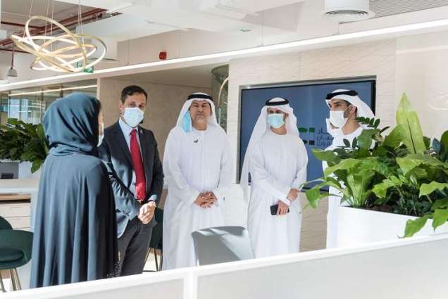Al Zeyoudi visits Etihad Credit Insurance office