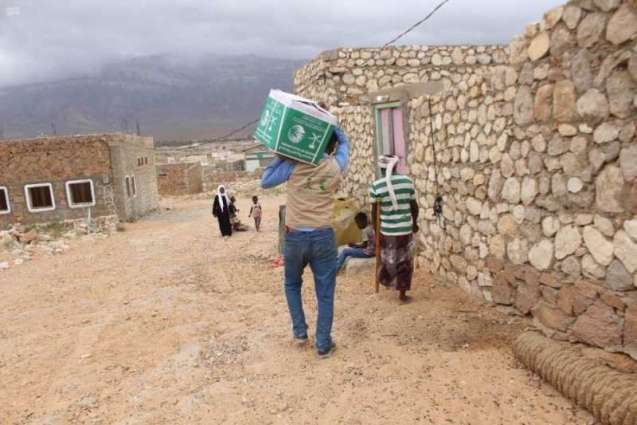 مركز الملك سلمان للإغاثة يوزع أكثر من 62 طنًا من السلال الغذائية في أرخبيل سقطرى