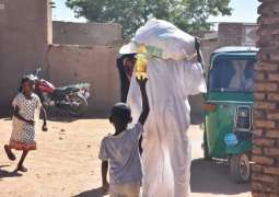 مركز الملك سلمان للإغاثة يوزع أكثر من 64 طنًا من السلال الغذائية في محلية كرري بولاية الخرطوم السودانية