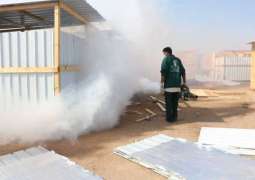 مركز الملك سلمان للإغاثة يدشن حملة الرش الضبابي لمكافحة حمى الضنك في مخيمات النازحين بعدن