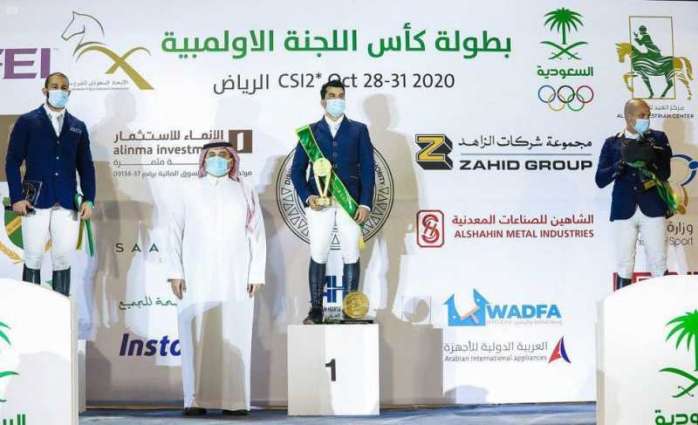 سمو الأمير فهد بن جلوي يتوج أبطال كأس الأولمبية السعودية للفروسية