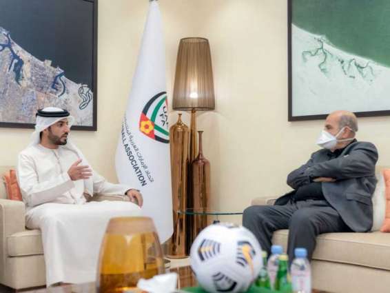 راشد بن حميد يستقبل نائب رئيس الاتحاد العربي لكرة القدم