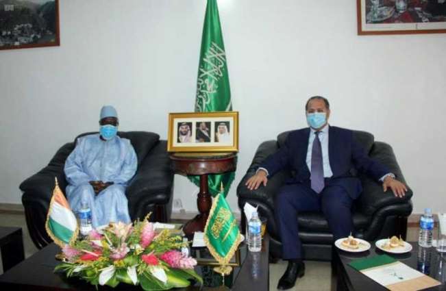 سفير المملكة لدى كوت ديفوار يلتقي رئيس المجلس الأعلى للأئمة الايفواري
