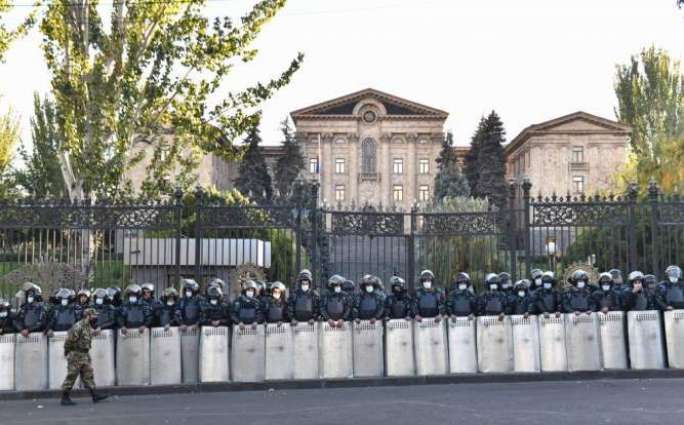 Armenian Parliament Starts Discussing Martial Law Lift