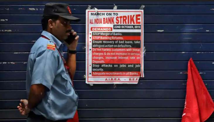 Major Indian Labor Unions Begin Massive One-Day Strike, Call to End Privatization
