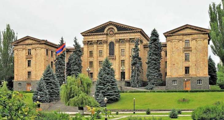 Armenian Parliament Refuses to Lift Martial Law in Country