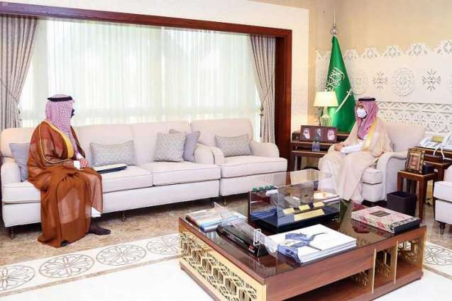 سمو نائب أمير الشرقية يستقبل المدير التنفيذي للمعهد التقني السعودي للبترول