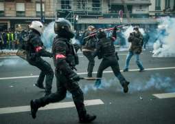 French Police Fire Tear Gas as Situation at Anti-Security Law Protests in Paris Escalates