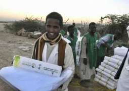 مركز الملك سلمان للإغاثة يوزع مساعدات غذائية وإيوائية للمتضررين من الفيضانات في ولاية كسلا السودانية