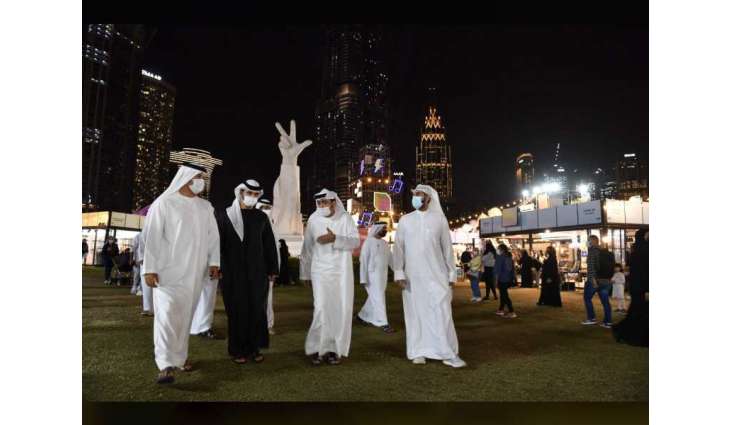منصور بن محمد يزور "سوق اتصالات ماركت او تي بي" في دبي
