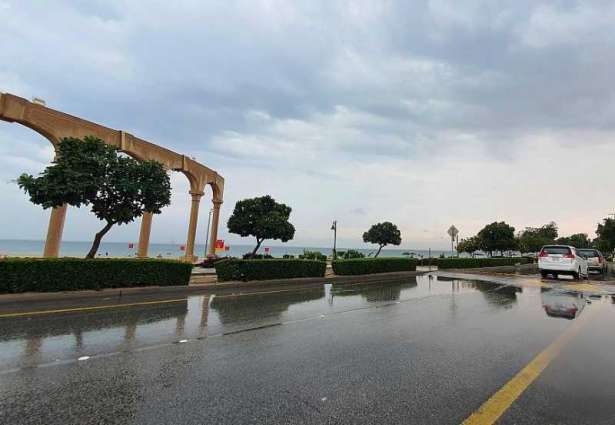 أمطار خفيفة إلى متوسطة على محافظة الجبيل