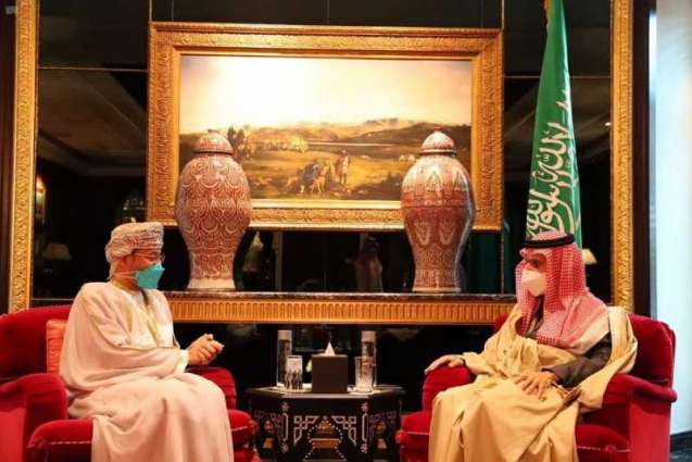 سمو الأمير فيصل بن فرحان يلتقي وزير الخارجية العماني