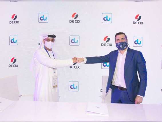 "دو" توفع اتفاقية شراكة لإنشاء منصة ربط بيني لمراكز البيانات ومحايدة تماماً على مستوى الدولة لخدمة الشرق الأوسط وأفريقيا
