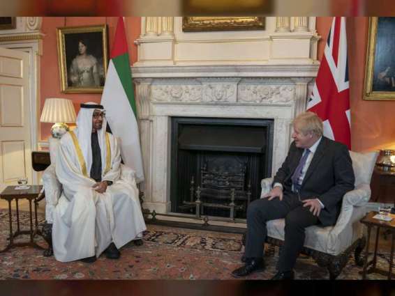 محمد بن زايد يبحث العلاقات الثنائية وقضايا المنطقة مع رئيس الوزراء البريطاني