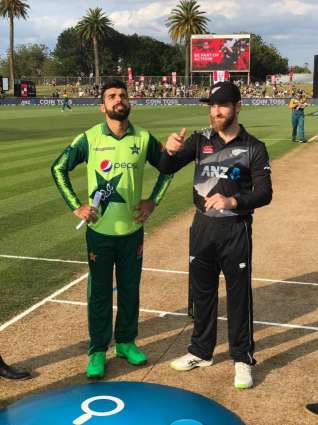 Pakistan decides to bowl first in 3rd T20I against New Zealand