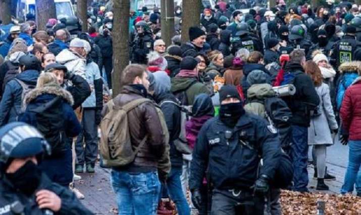 Leader of 'COVID-19 Dissidents' in Germany Calls for Pause in Demonstrations