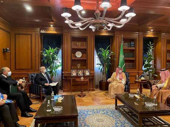 وزير الدولة للشؤون الخارجية يستقبل سفيري الأردن ومصر لدى المملكة