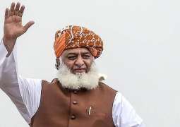 Maulana Fazl says opposition is fighting a decisive war